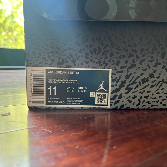 Jordan 3 - Picture 3 of 11